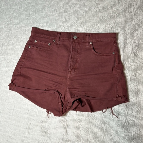 6 pairs of GAP denim shorts. High waisted, distressed, button fly, cuffed. - Picture 3 of 7